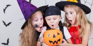 Beitragsbild des Blogbeitrags Video: Halloween Schminktipps für die ganze Familie 