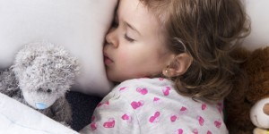 Beitragsbild des Blogbeitrags Bettnässen: Mutmachende Geschichten und Hörbücher für Kinder
