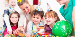 Beitragsbild des Blogbeitrags Kindergeburtstag feiern 