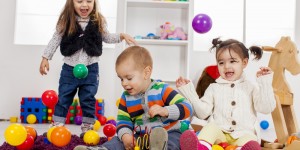 Beitragsbild des Blogbeitrags Kindergarten, Krabbelstube, Kindergruppe und Co. – Kinderbetreuung für mein Kind