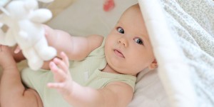 Beitragsbild des Blogbeitrags Nestchen fürs Babybett wirklich gefährlich? 