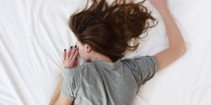 Beitragsbild des Blogbeitrags Schlafstörungen im Alltag