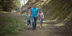 Beitragsbild des Blogbeitrags Ausflugstipps für den Sommer – glücklich unterwegs mit der ganzen Familie