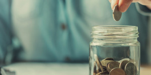 Beitragsbild des Blogbeitrags Geld sparen im Alltag: Tipps & Tricks 