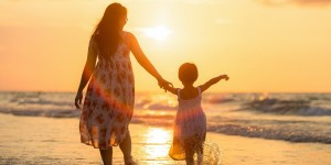 Beitragsbild des Blogbeitrags Hyperaktive Eltern: Eltern unter Strom und Druck 