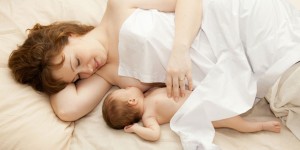 Beitragsbild des Blogbeitrags 9 Monate: Abstillen I Durchschlafen – hilft das?