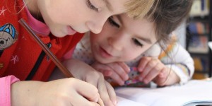 Beitragsbild des Blogbeitrags Lernen in den Ferien: sinnvoll oder überflüssig?