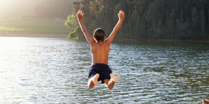 Beitragsbild des Blogbeitrags Schwimmen & Baden in Wien: Natürliche Bademöglichkeiten