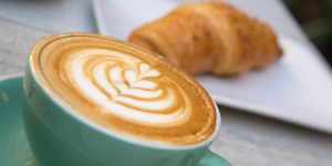 Beitragsbild des Blogbeitrags Hippe Cafés in Wien (inkl. GEWINNSPIEL: CEWE Fotobuch PURE)