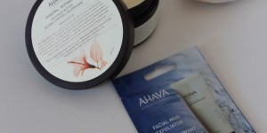 Beitragsbild des Blogbeitrags Totes Meer für gesunde Haut: Ahava Mineral Botanic Rich Body Butter und Ahava Facial Mud Exfoliator