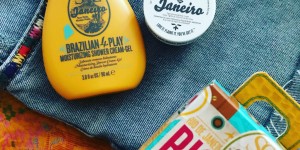 Beitragsbild des Blogbeitrags Meine 3 liebsten Pflegeprodukte für den Urlaub 