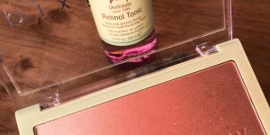 Beitragsbild des Blogbeitrags Pixiglow Cake Palette und Pixi Retinol Tonic: Beautyroutine 