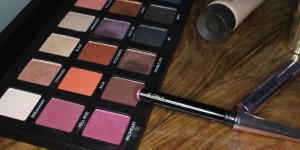 Beitragsbild des Blogbeitrags Weihnachtsschätze ausprobiert: Urban Decay Born To Run & Hourglass If Only 