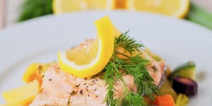 Beitragsbild des Blogbeitrags Ab in den Dampfgarer – Gemüseallerlei mit Lachs 