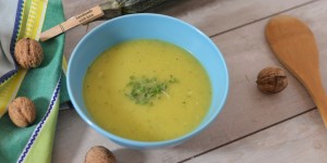 Beitragsbild des Blogbeitrags Zucchinicremesuppe 