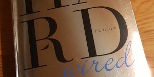 Beitragsbild des Blogbeitrags (Rezension) Wild, Meredith - The Hacker Series #1 Hardwired