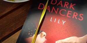 Beitragsbild des Blogbeitrags (Rezension) Amelie, Nora - Dark Dancers #2 Lily (Anzeige)