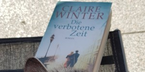 Beitragsbild des Blogbeitrags (Rezension) Winter, Claire - Die verbotene Zeit