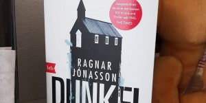 Beitragsbild des Blogbeitrags (Rezension) Jonasson, Ragnar - Hulda #1 Dunkel (Anzeige) 