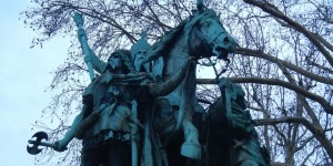 Beitragsbild des Blogbeitrags Kriegsrhetorik ist soziale Genmanipulation