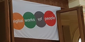 Beitragsbild des Blogbeitrags Bericht Konferenz “Digital works for people”