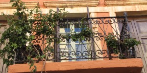 Beitragsbild des Blogbeitrags Balkone in der Altstadt von Chania 