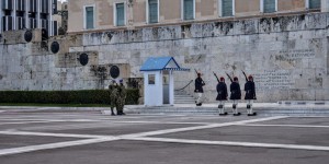Beitragsbild des Blogbeitrags Vor dem Parlament in Athen