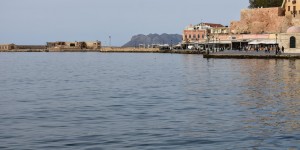 Beitragsbild des Blogbeitrags Der Alte Hafen Chanias am Abend