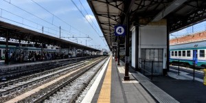 Beitragsbild des Blogbeitrags Am Bahnhof von Verona Italien 