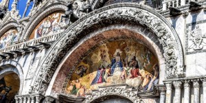 Beitragsbild des Blogbeitrags der Markusplatz in Venedig