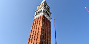 Beitragsbild des Blogbeitrags Die Sonne geht auf in Venedig 