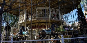 Beitragsbild des Blogbeitrags der farbenfrohe Allou Fun Park 