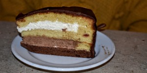 Beitragsbild des Blogbeitrags Café Tomaselli in Salzburg im Februar
