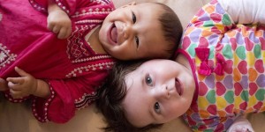 Beitragsbild des Blogbeitrags Mehrsprachigkeit bei Kindern: