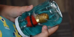 Beitragsbild des Blogbeitrags DIY - Playmobil Glitzerglas