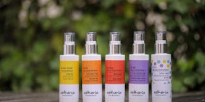 Beitragsbild des Blogbeitrags Aromatherapie für die ganze Familie + Rezept für Babymassageöl 