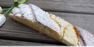 Beitragsbild des Blogbeitrags [Rezepte]: glutenfreier Germzopf mit Topfenfüllung 