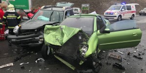 Beitragsbild des Blogbeitrags Schwerer Verkehrsunfall auf der Nordspange – 3 Personen verletzt 