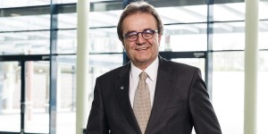 Beitragsbild des Blogbeitrags Geschäftsführer Josef Wiesler verlässt die FH Wiener Neustadt 