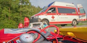 Beitragsbild des Blogbeitrags Reitunfall auf der Rosalia: Pferd warf Reiterin ab