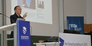 Beitragsbild des Blogbeitrags „Forschung bewegt“ – FH Forschungsforum 2019 eröffnet