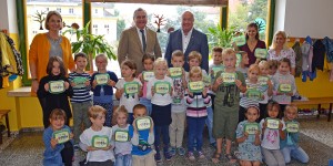 Beitragsbild des Blogbeitrags Abfall vermeiden: Jausenboxen für Volksschulen in Wr. Neustadt
