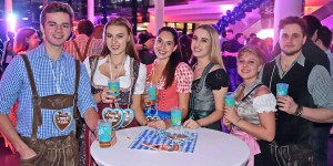 Beitragsbild des Blogbeitrags Pracht in Tracht: Studierende feiern Semesterbeginn 