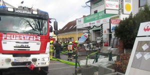 Beitragsbild des Blogbeitrags Großeinsatz: Brand in Gewerbebetrieb in Sollenau