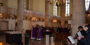 Beitragsbild des Blogbeitrags Erster Advent in der St. Georgs-Kathedrale