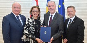 Beitragsbild des Blogbeitrags Wiener Neustädter Stadtspitze von Mikl-Leitner angelobt