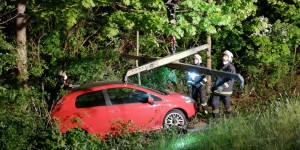 Beitragsbild des Blogbeitrags Unfall auf der S4: Pkw landet im Graben