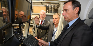 Beitragsbild des Blogbeitrags Wiener Neustadt: Landesrat Danninger besuchte Airborne Technologies