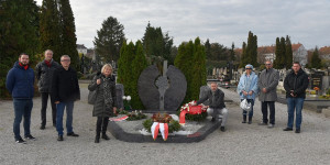 Beitragsbild des Blogbeitrags Kranzniederlegung: 25. Todestag von Altbürgermeister Kraupa 