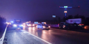 Beitragsbild des Blogbeitrags Verkehrsunfall mit 3 Fahrzeugen bei Wöllersdorf